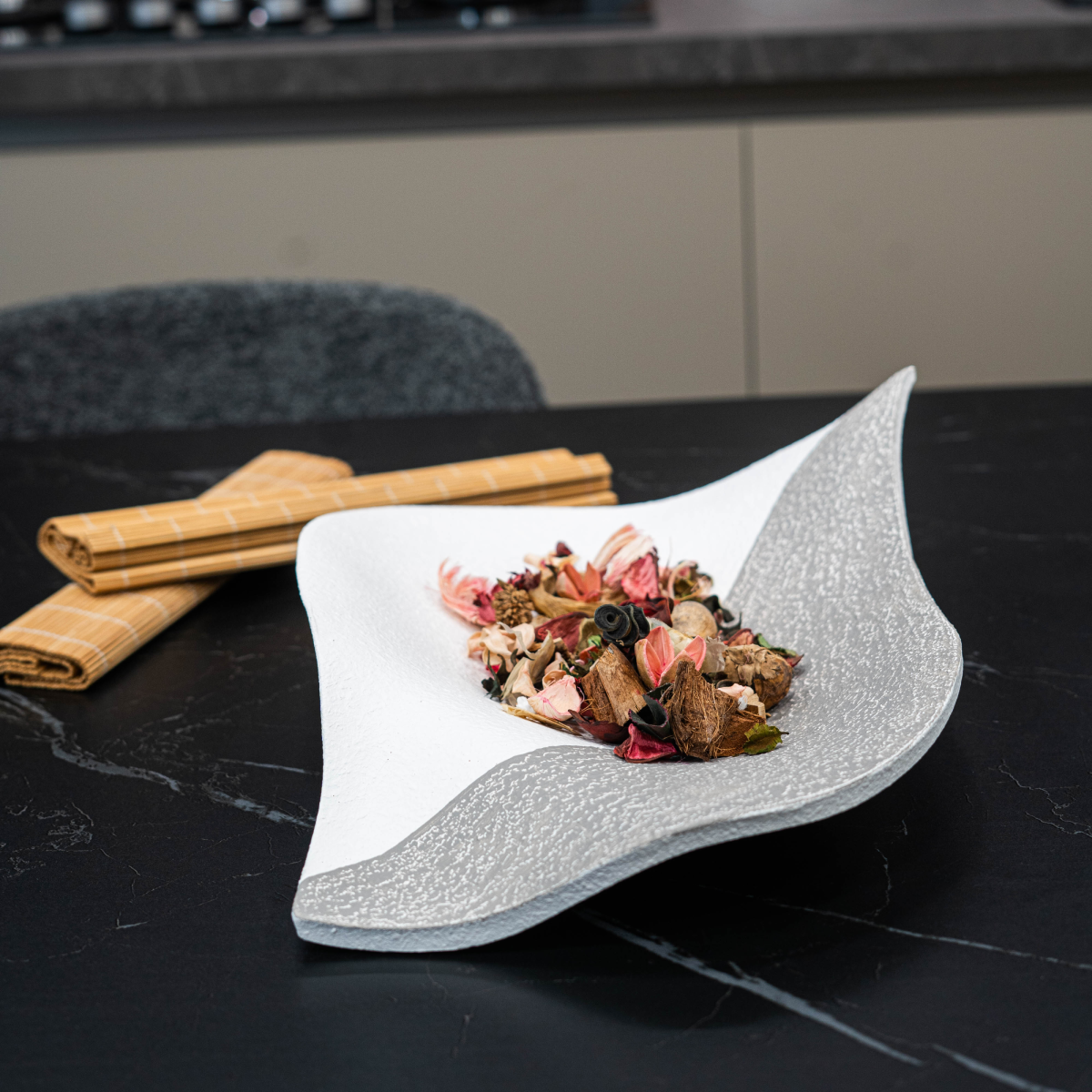 Centrotavola “Onda” — Bicolore Bianco & Grigio